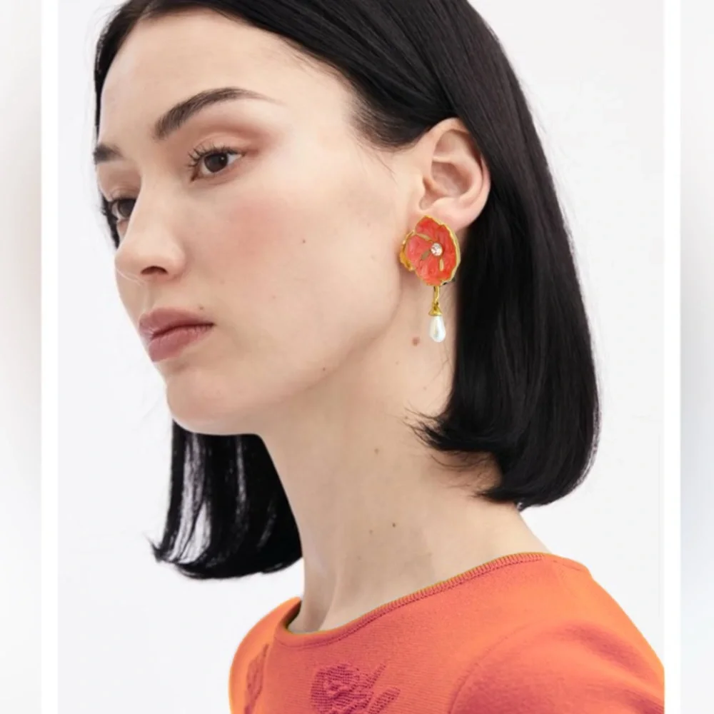 Oscar de la Renta • Enamel Poppy Flower Pearl Drop Earrings